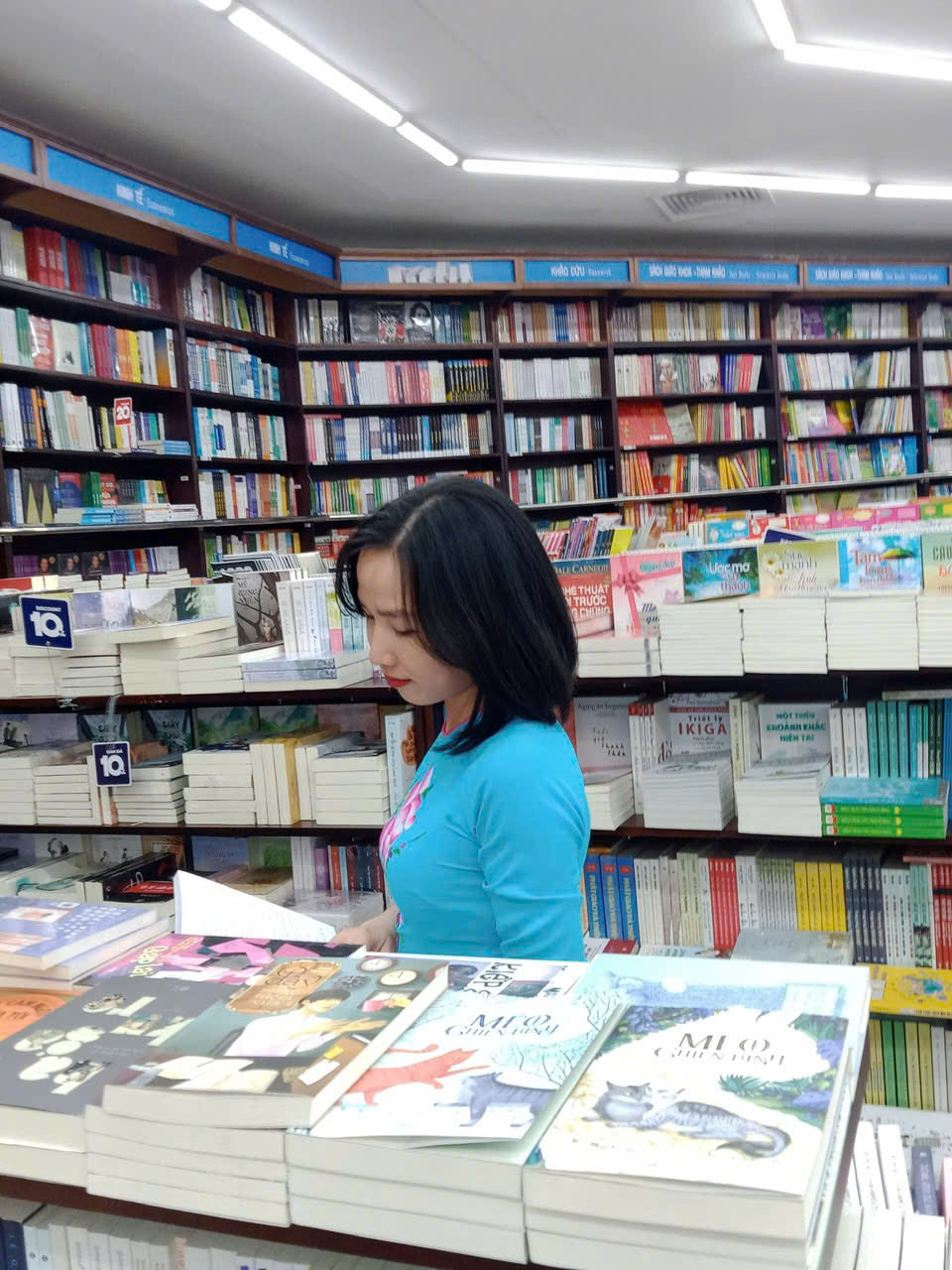 Nguyễn Huê - Distribution